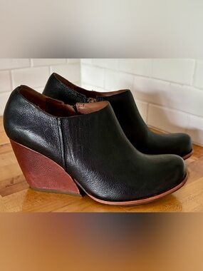 Kork-Ease Holmes Black Leather Ankle Booties